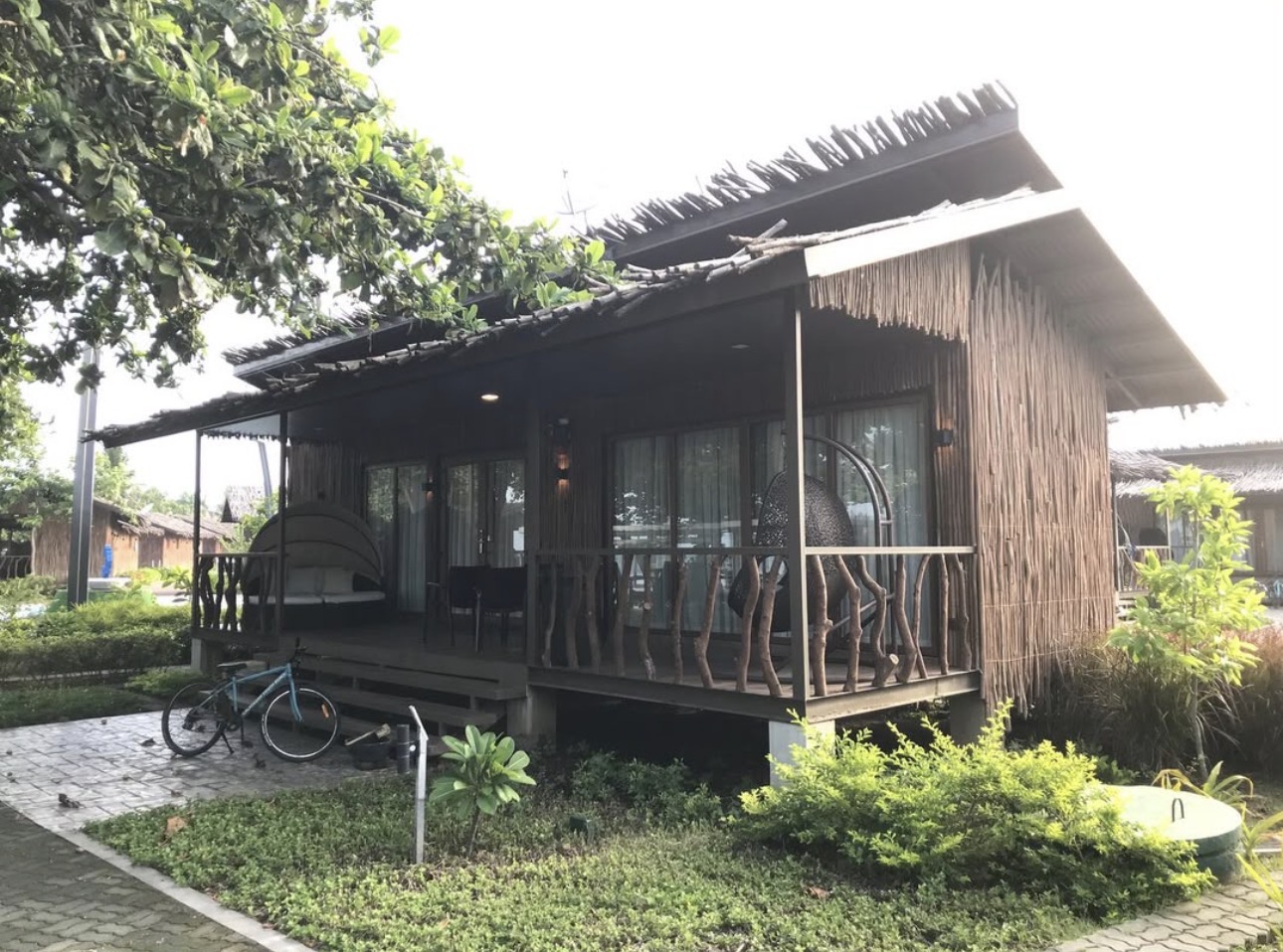 DELUXE ROOM: 3 Pax