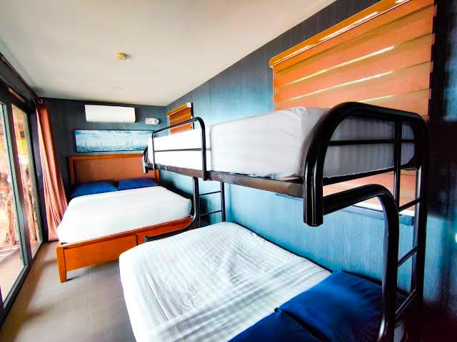 COVE VILLA: 20-25 Pax