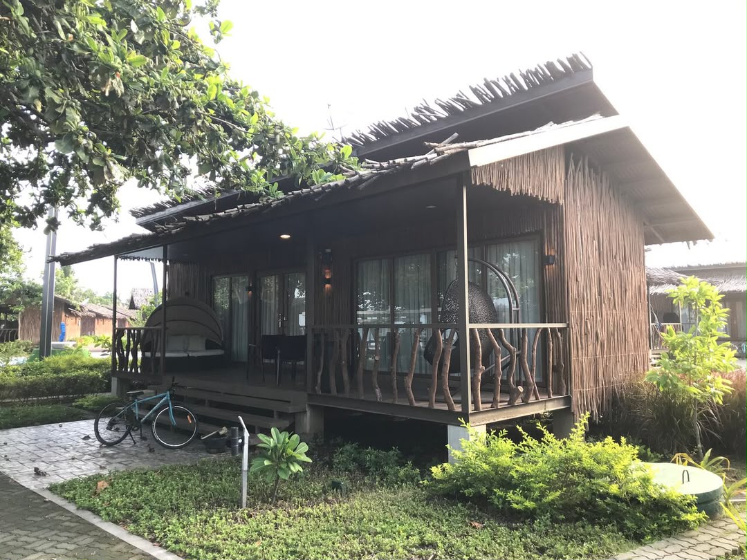 DELUXE ROOM: 3 Pax
