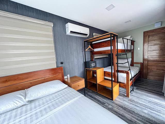 DELUXE ROOM: 3 Pax