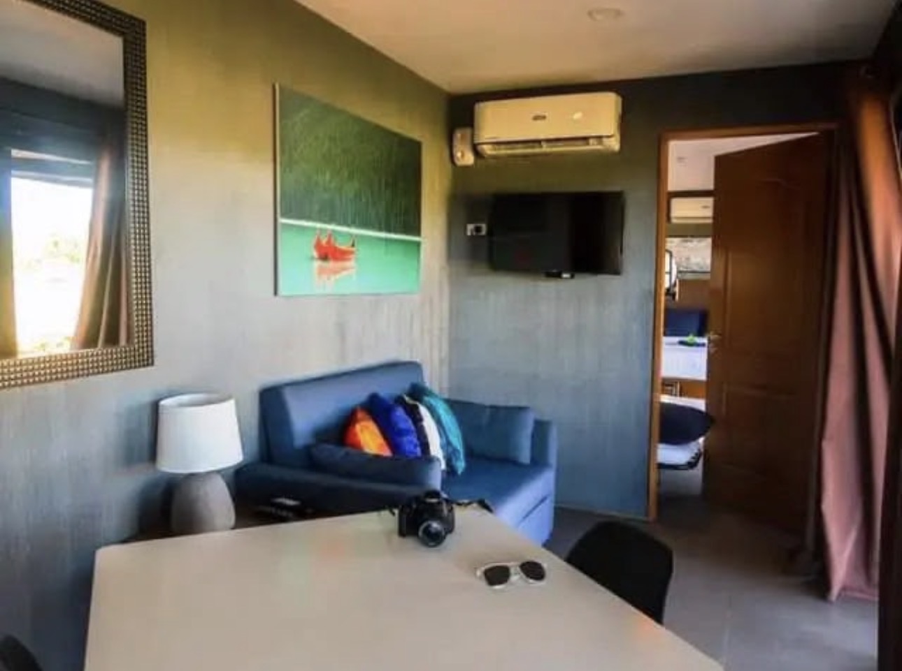 APOLLO CABINS: 6-7 Pax