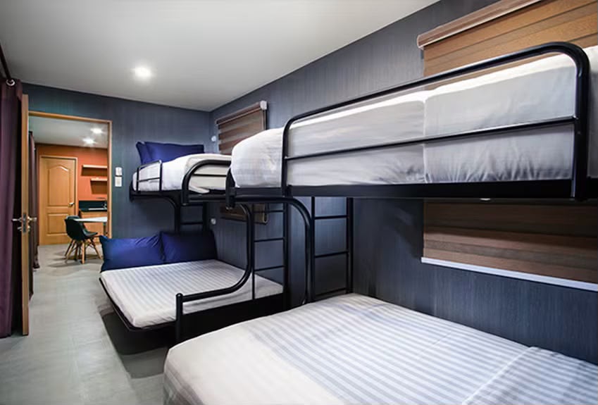 APOLLO CABINS: 6-7 Pax