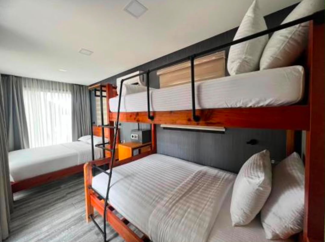 COVE VILLA: 20-25 Pax